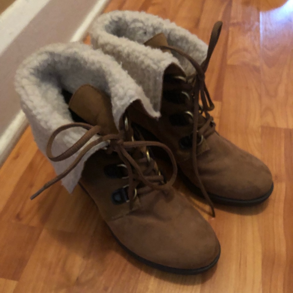 Wedge boots size 6